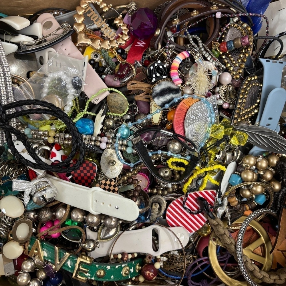 5 lb box Costume Mystery Jewelry Crafting Tangled Junk Broken Variety - Picture 2 of 4